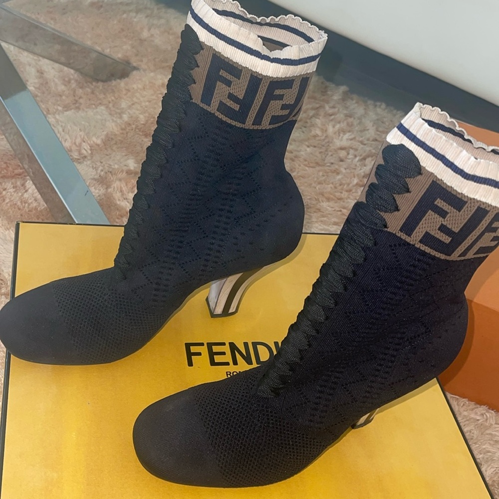 Fendi tronchetto ankles boots